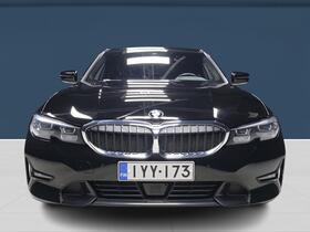 BMW 330 vaihtoauto