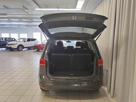 Volkswagen Touran vaihtoauto