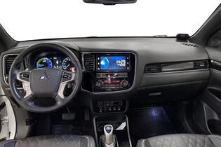 Mitsubishi Outlander PHEV vaihtoauto