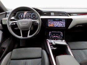 Audi Q8 e-tron vaihtoauto