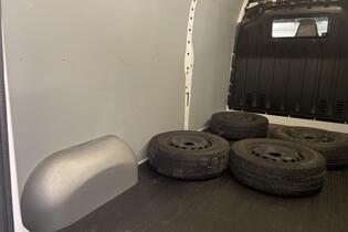 Nissan NV400 vaihtoauto