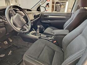 Toyota Hilux vaihtoauto
