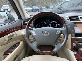 Lexus LS vaihtoauto