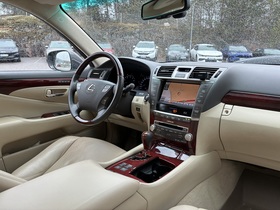 Lexus LS vaihtoauto