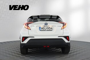 Toyota C-HR vaihtoauto