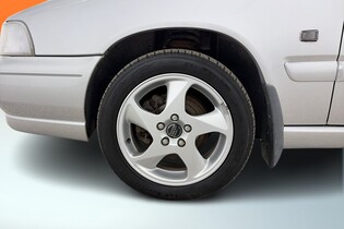 Volvo V70 vaihtoauto