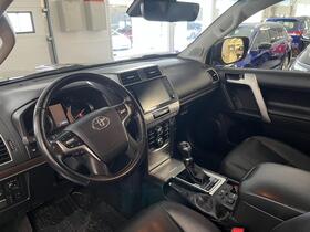 Toyota Land Cruiser vaihtoauto