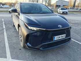 Toyota bZ4X vaihtoauto