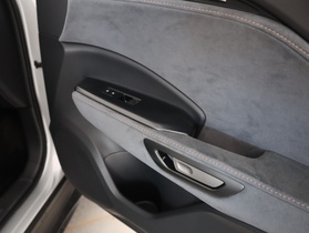 Lexus LBX vaihtoauto