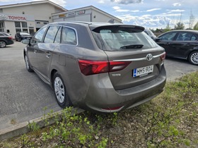 Toyota Avensis vaihtoauto