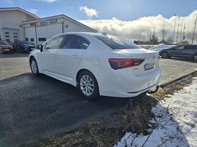 Toyota Avensis vaihtoauto