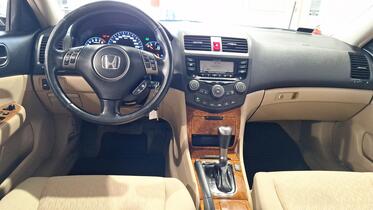 Honda Accord vaihtoauto