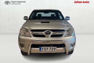 Toyota Hilux vaihtoauto