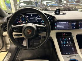 Porsche Taycan vaihtoauto