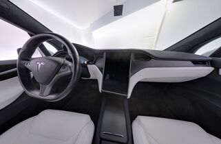 Tesla Model X vaihtoauto