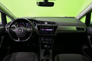 Volkswagen Touran vaihtoauto