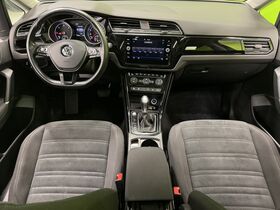 Volkswagen Touran vaihtoauto