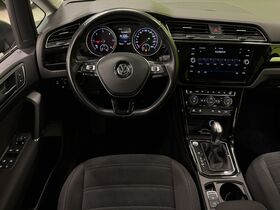 Volkswagen Touran vaihtoauto