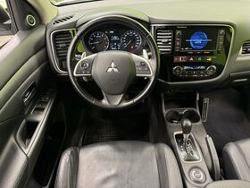 Mitsubishi Outlander vaihtoauto
