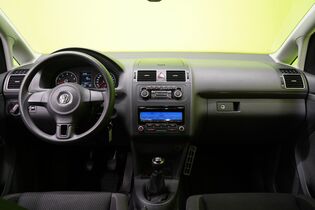 Volkswagen Touran vaihtoauto