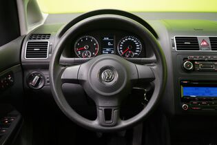 Volkswagen Touran vaihtoauto