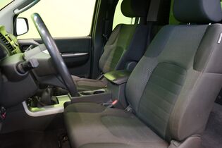 Nissan Navara vaihtoauto