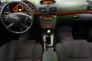 Toyota Avensis vaihtoauto