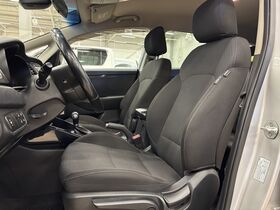 Kia Carens vaihtoauto