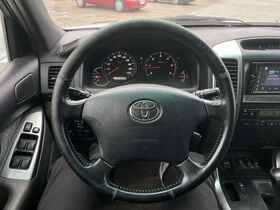 Toyota Land Cruiser vaihtoauto