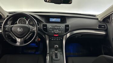 Honda Accord vaihtoauto