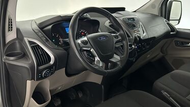 Ford Tourneo Custom vaihtoauto