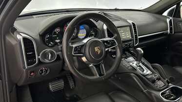 Porsche Cayenne vaihtoauto