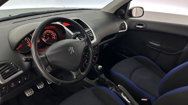 Peugeot 206 + vaihtoauto