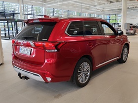 Mitsubishi Outlander PHEV vaihtoauto