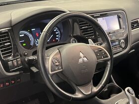 Mitsubishi Outlander PHEV vaihtoauto