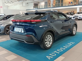 Toyota C-HR vaihtoauto