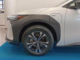 Toyota bZ4X vaihtoauto