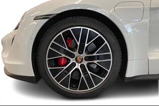 Porsche Taycan vaihtoauto