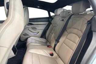 Porsche Taycan vaihtoauto