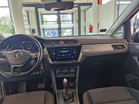 Volkswagen Touran vaihtoauto