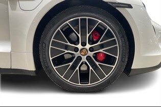 Porsche Taycan vaihtoauto