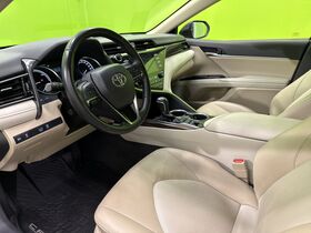 Toyota Camry vaihtoauto