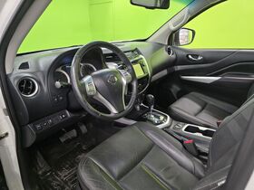 Nissan Navara vaihtoauto