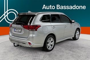 Mitsubishi Outlander PHEV vaihtoauto