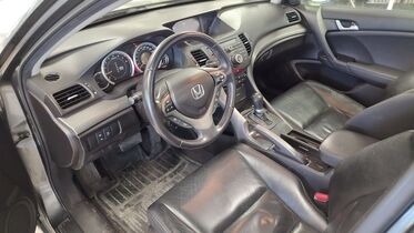 Honda Accord vaihtoauto