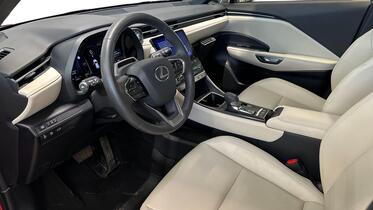 Lexus LBX vaihtoauto