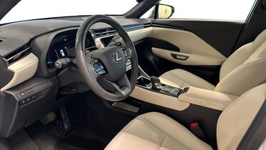 Lexus LBX vaihtoauto