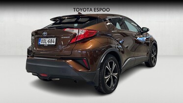 Toyota C-HR vaihtoauto