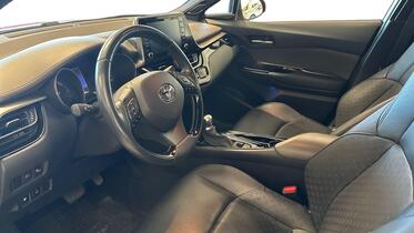 Toyota C-HR vaihtoauto