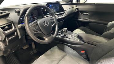 Lexus UX vaihtoauto